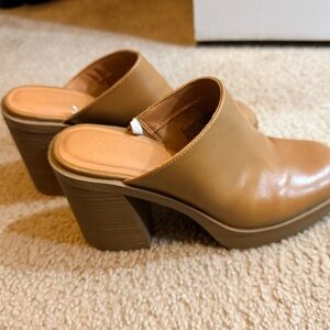 Universal Thread Brown Block Heel Mules